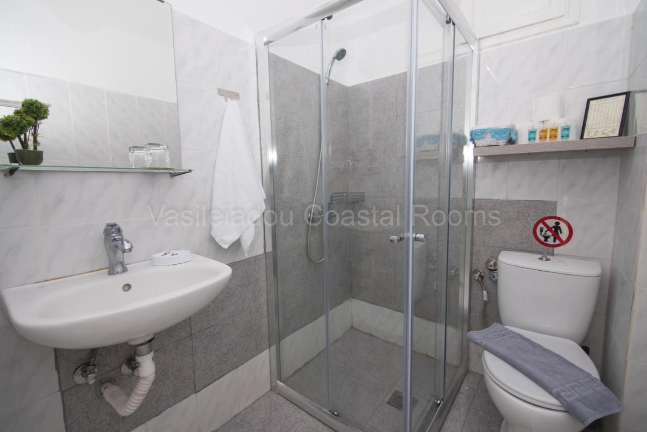 Vasileiadou Coastal Rooms 弗洛伊塔 外观 照片