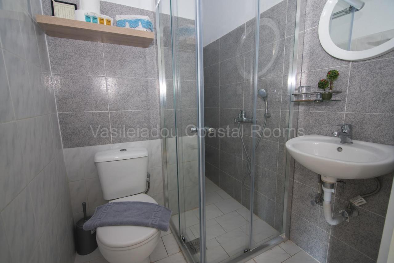 Vasileiadou Coastal Rooms 弗洛伊塔 外观 照片