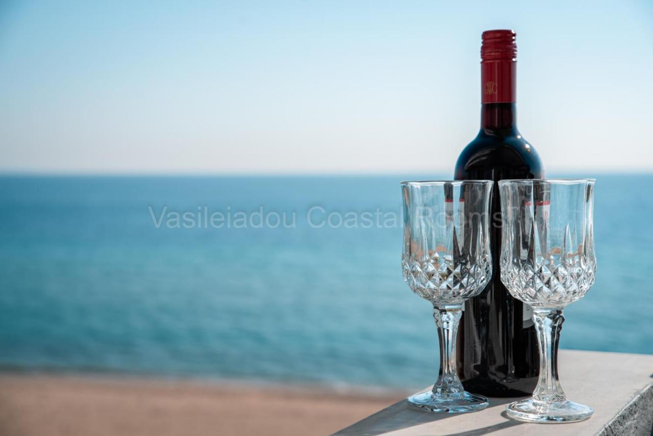 Vasileiadou Coastal Rooms 弗洛伊塔 外观 照片