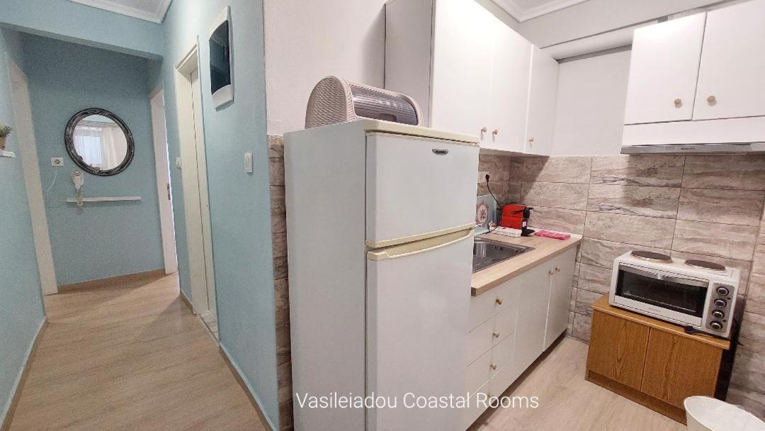 Vasileiadou Coastal Rooms 弗洛伊塔 外观 照片
