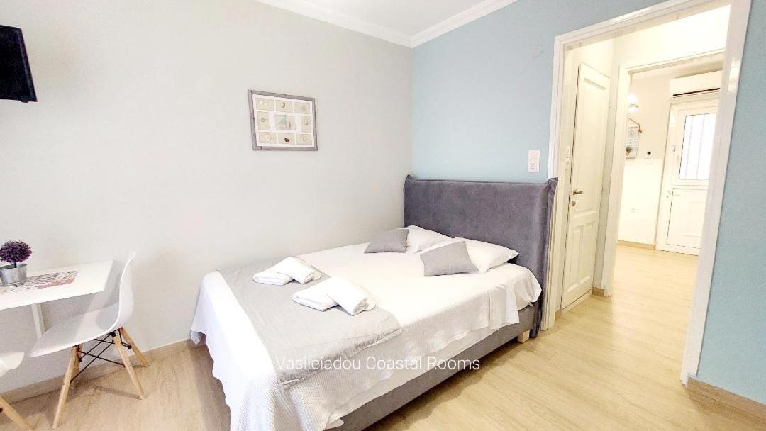 Vasileiadou Coastal Rooms 弗洛伊塔 外观 照片
