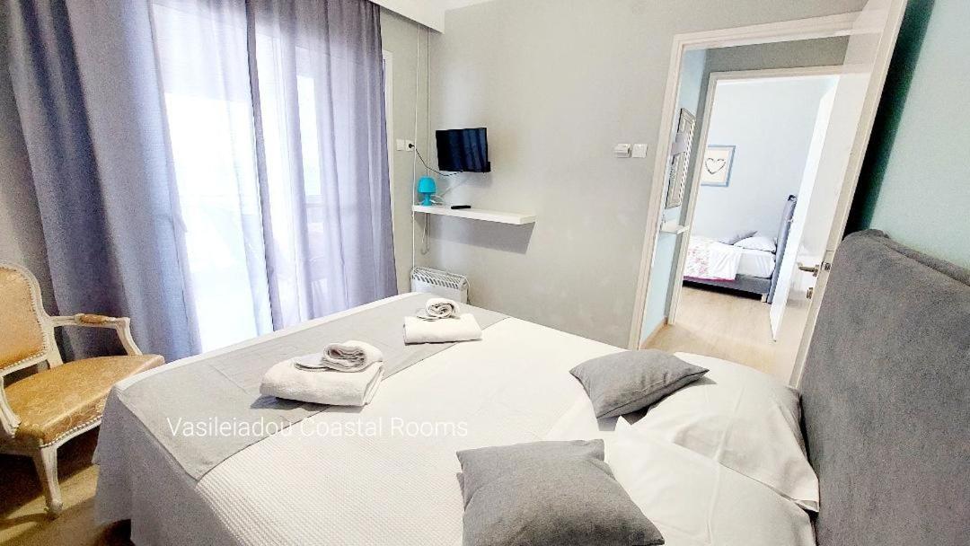 Vasileiadou Coastal Rooms 弗洛伊塔 外观 照片