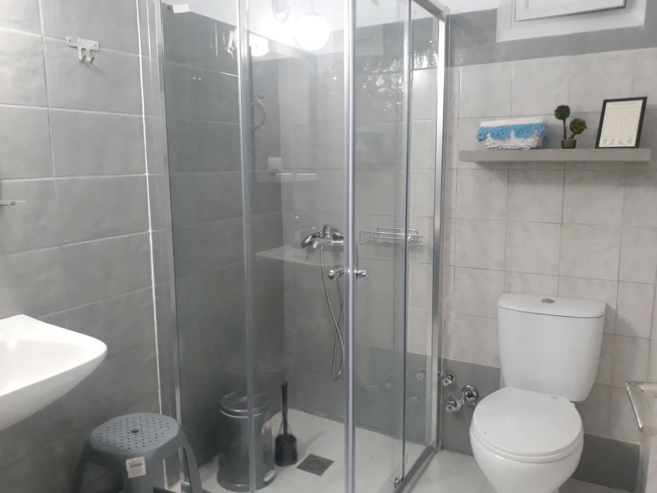 Vasileiadou Coastal Rooms 弗洛伊塔 外观 照片